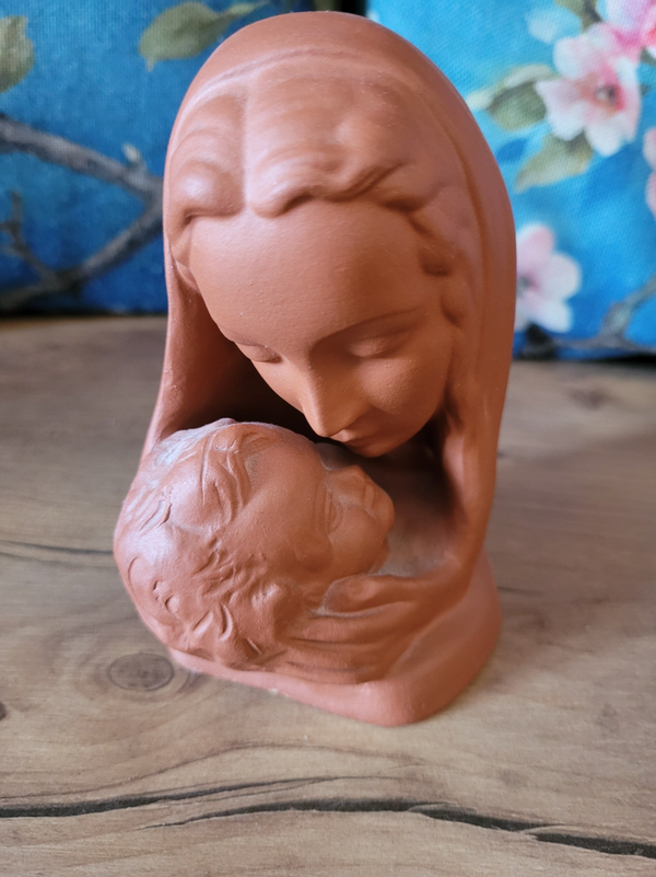 Terra cotta beeld