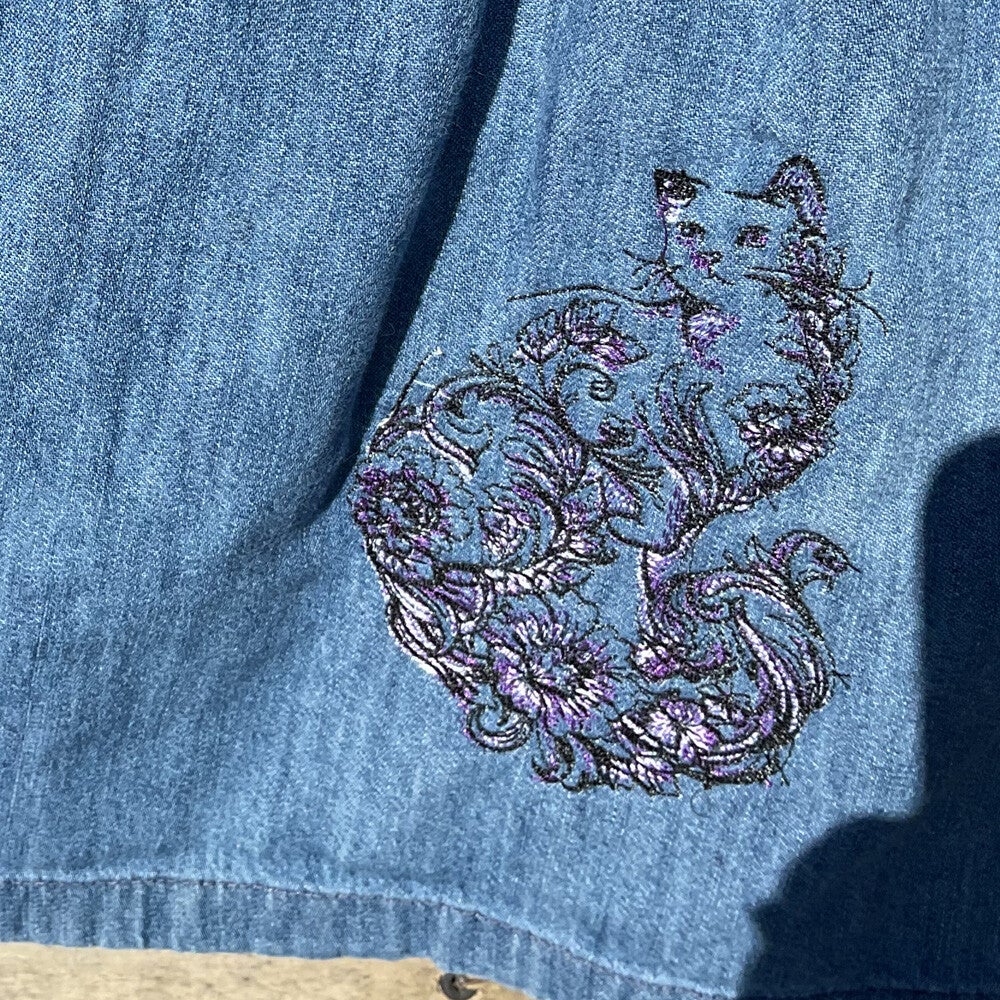 floral-sitting-kitty