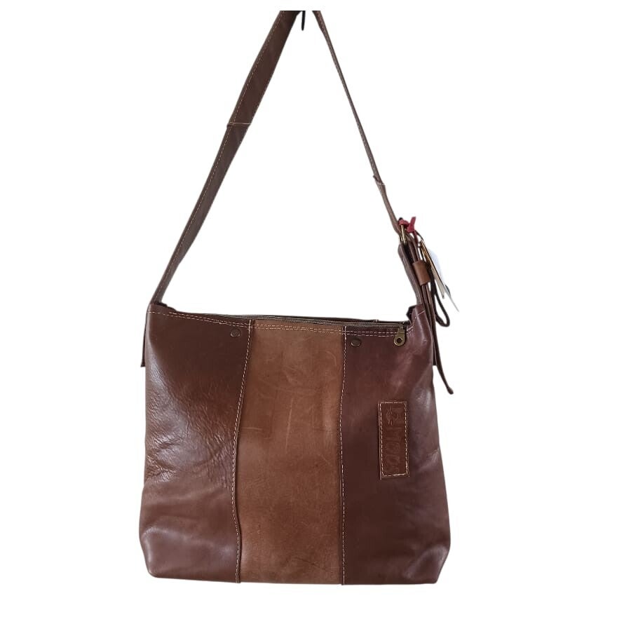 Tres Chique Old Brown