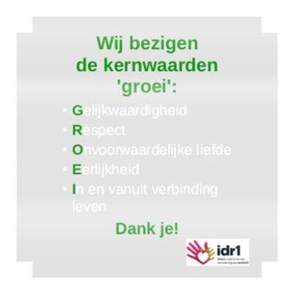 Raamsticker kernwaarden 'Groei'.
