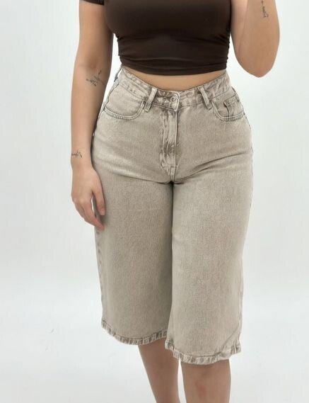 Bermudas caqui