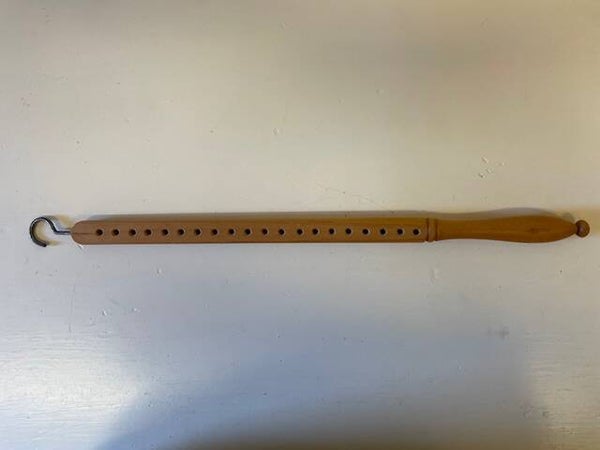 Kejsestok, enkelrække huller. 50 cm.