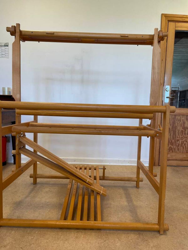 Skaftevæv, Lervad nr. 7. 100 cm. vævebredde. 6 skafter og 6 tramper.