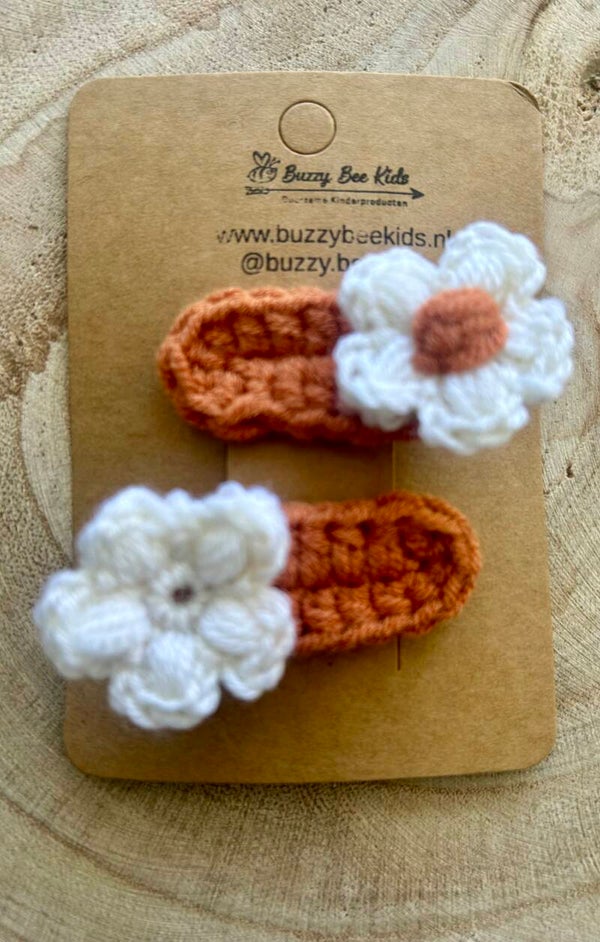 Haarspeldjes flower by hand