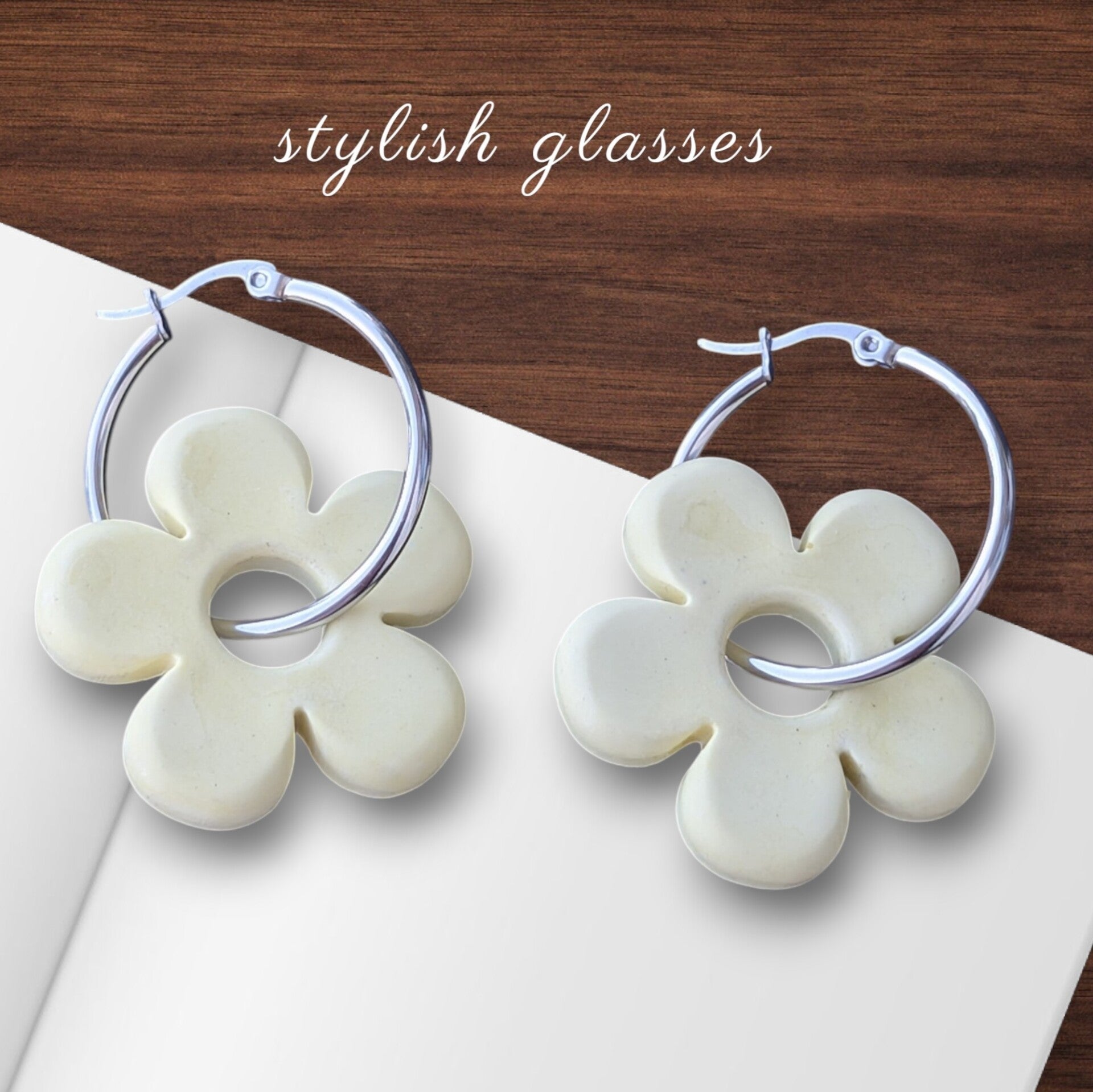 Modeschmuck Ohringe mit Blumenanhänger aus Leichtbeton