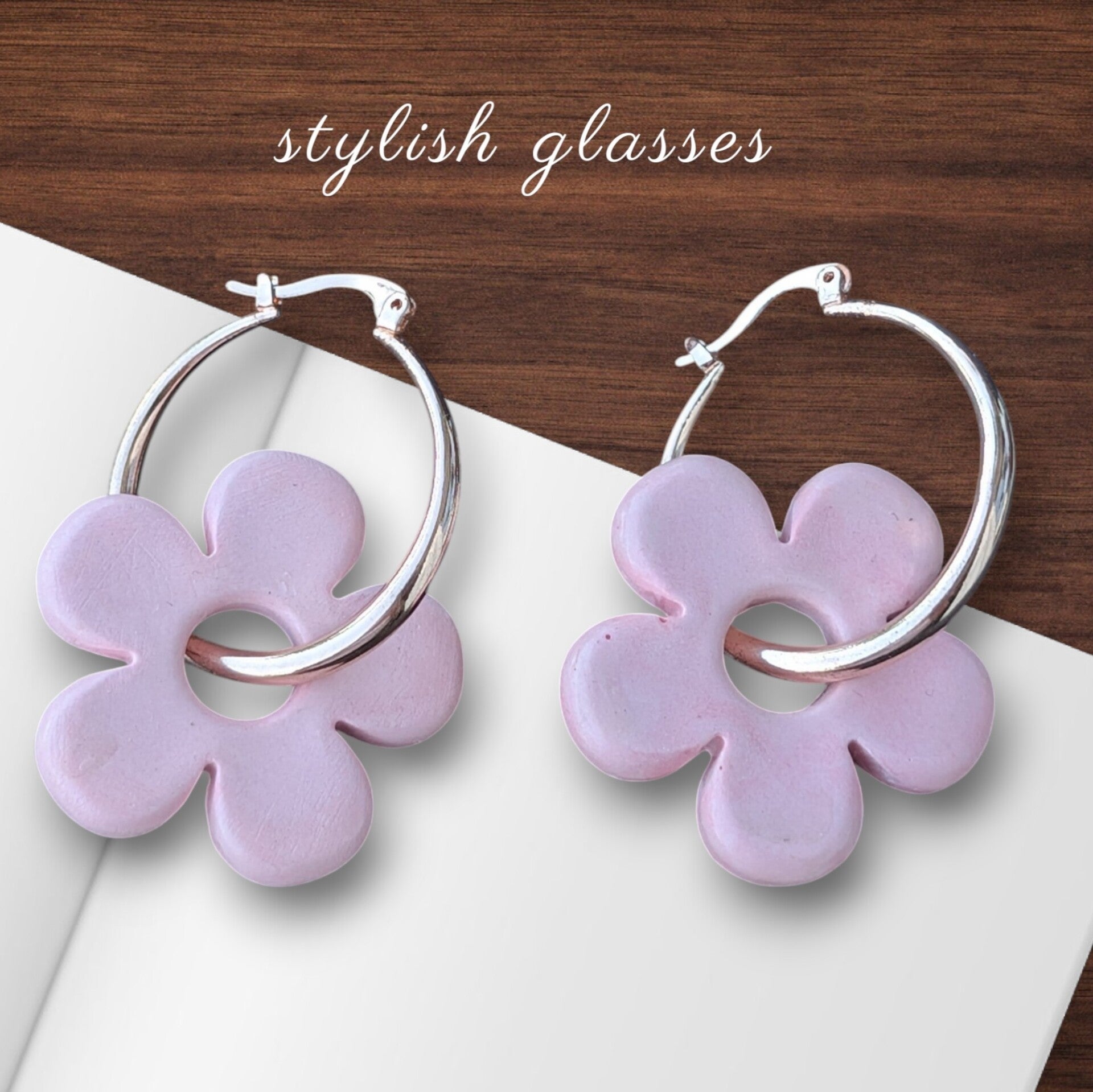 Modeschmuck Ohringe mit Blumenanhänger aus Leichtbeton
