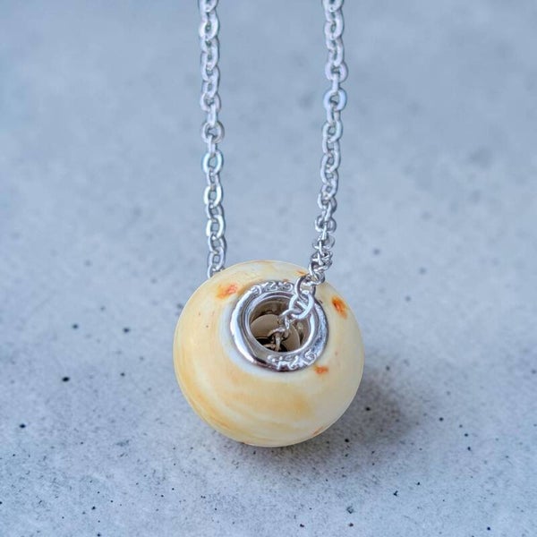 Kette mit Betonperle