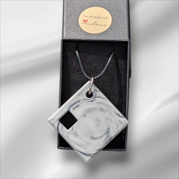 Leichtbeton Modeschmuck