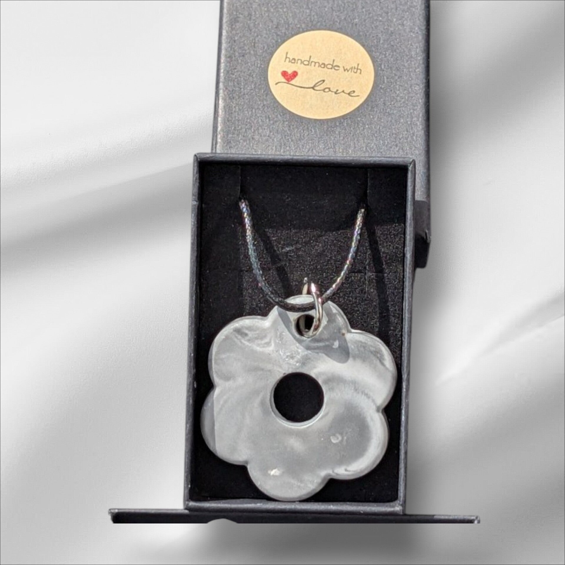 Leichtbeton Modeschmuck