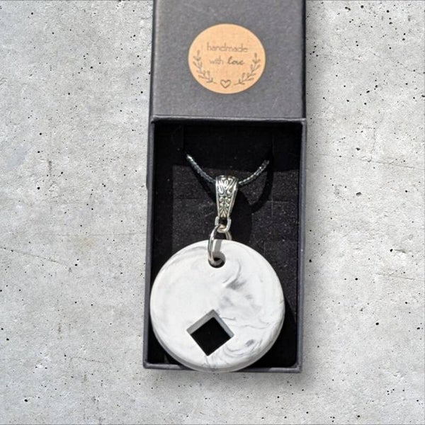 Leichtbeton Modeschmuck