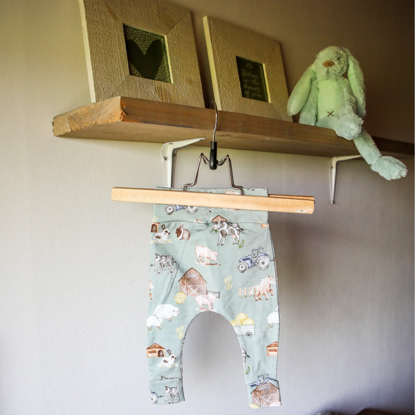 Baby broekje boerderij groen