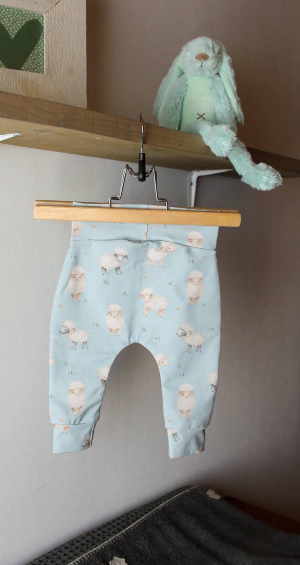 Baby broekje schaap