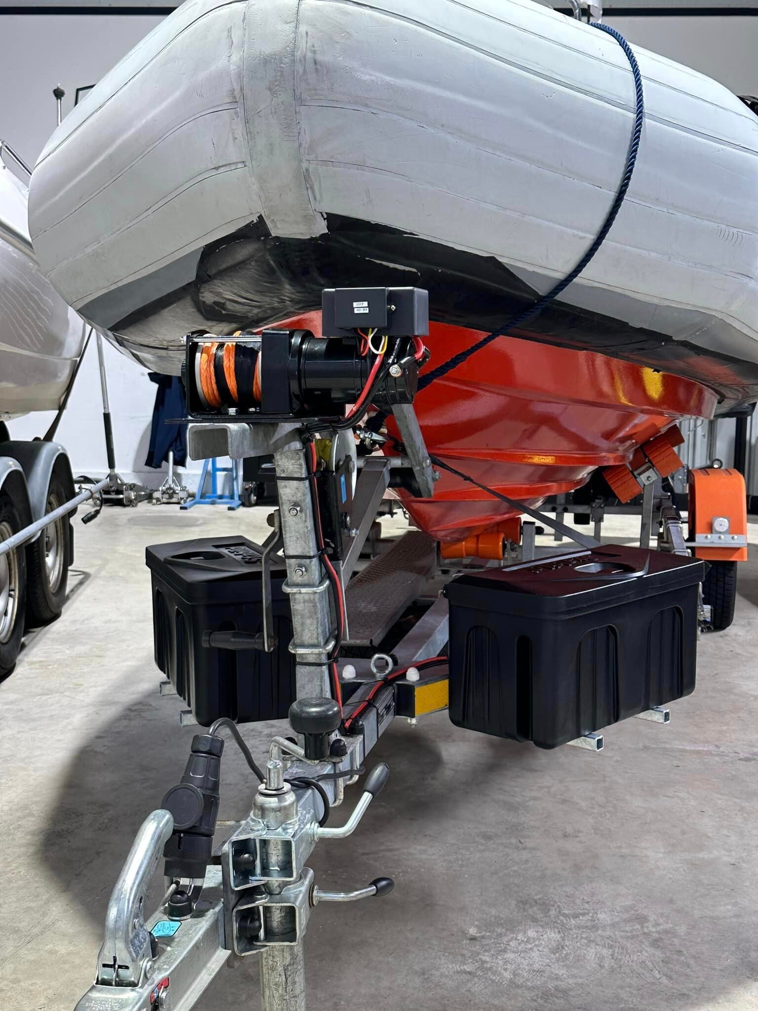 <img src=”Seilwinde.jpg” alt=”Elektrische seilwinde boot winchtech ”>