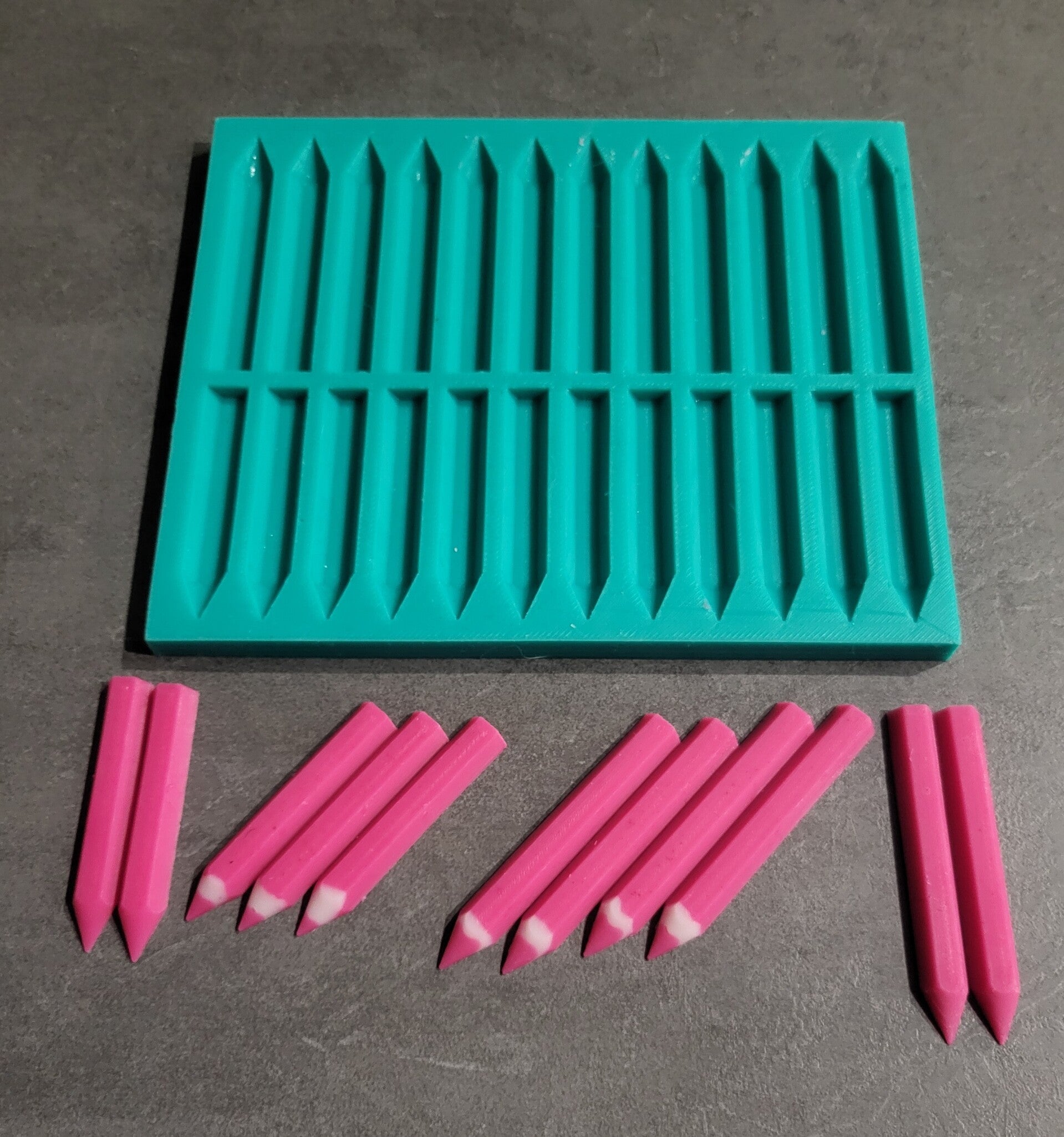 Moule  plaque de crayon x24
