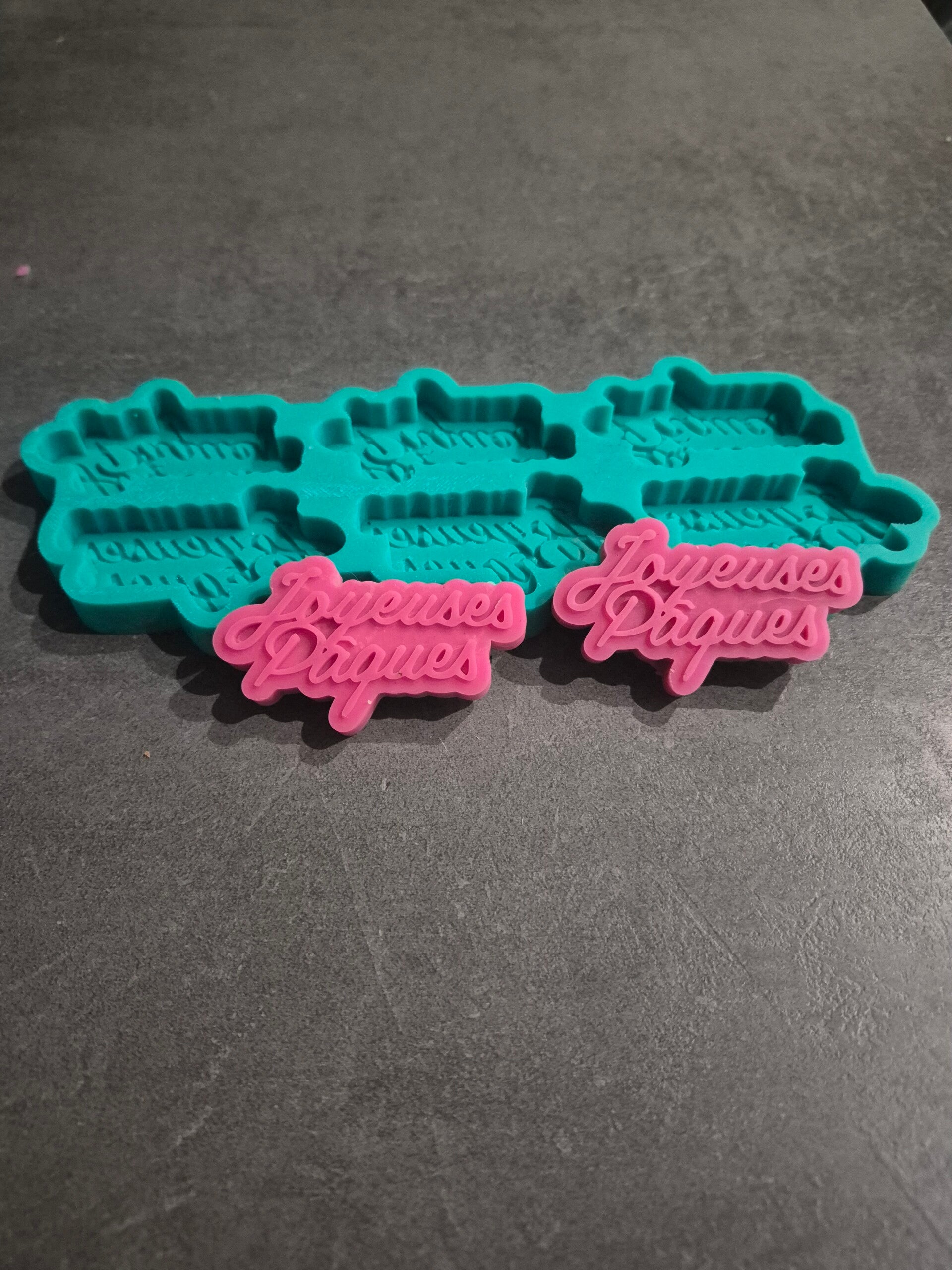 Moule plaque Joyeuses Pâques italique