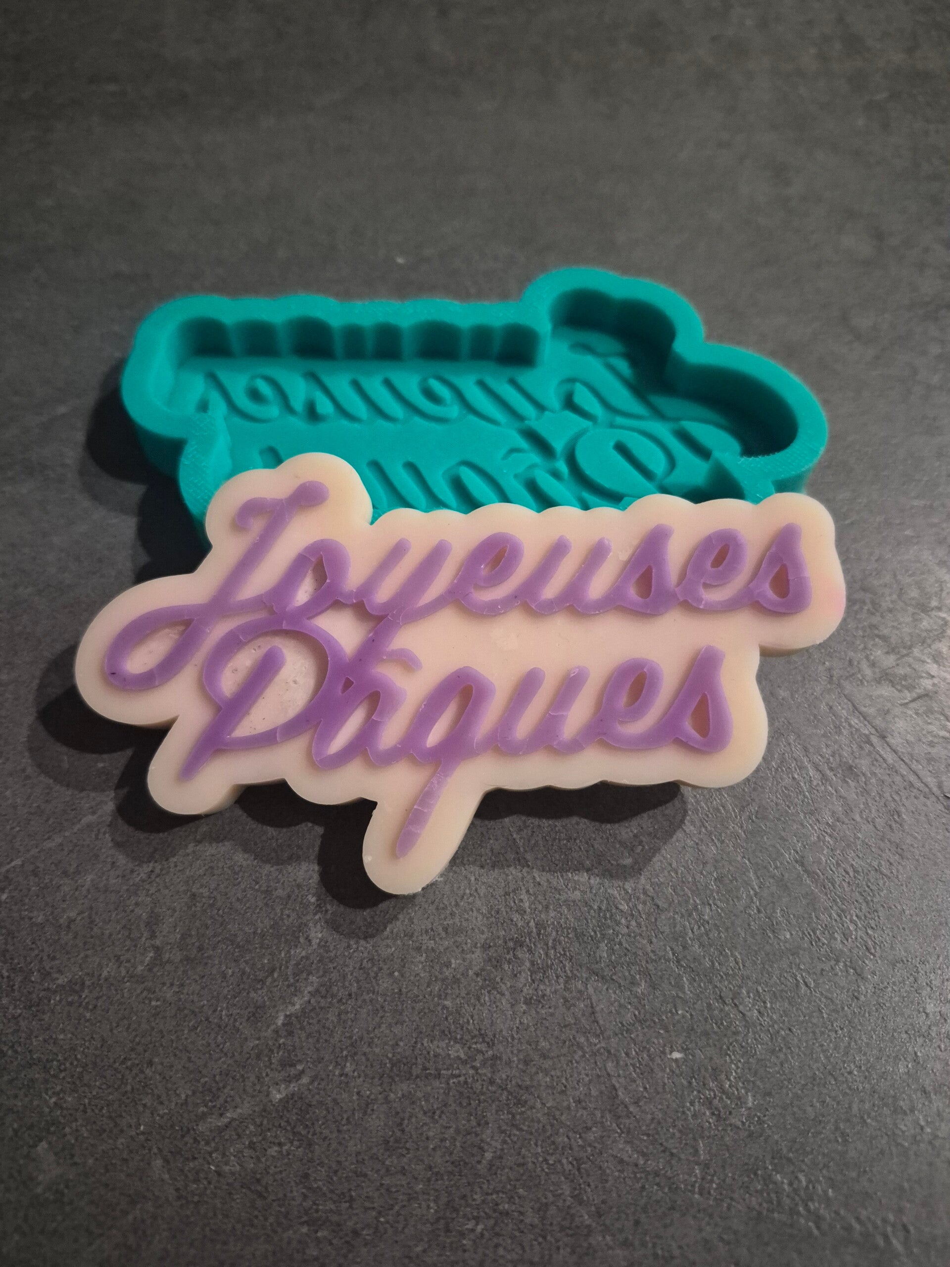 Moule Joyeuses Pâques italique