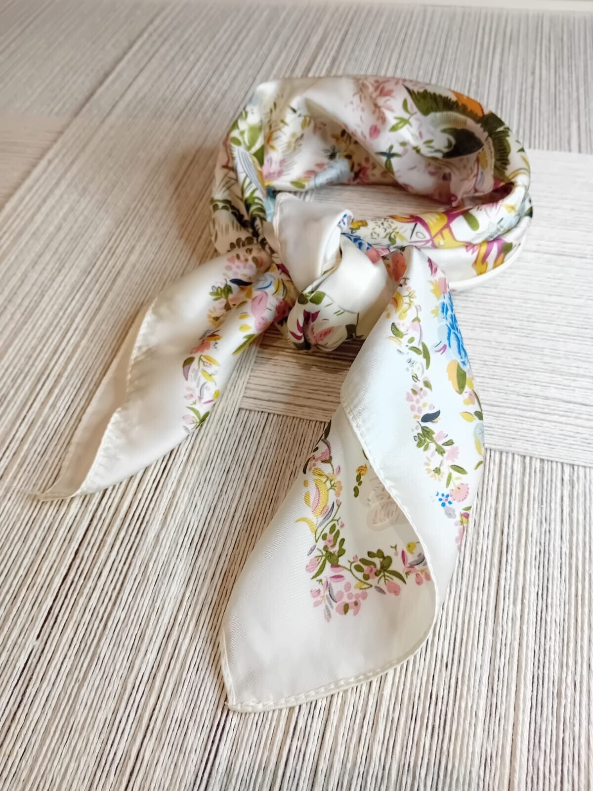 sjaaltje gekleurd creme