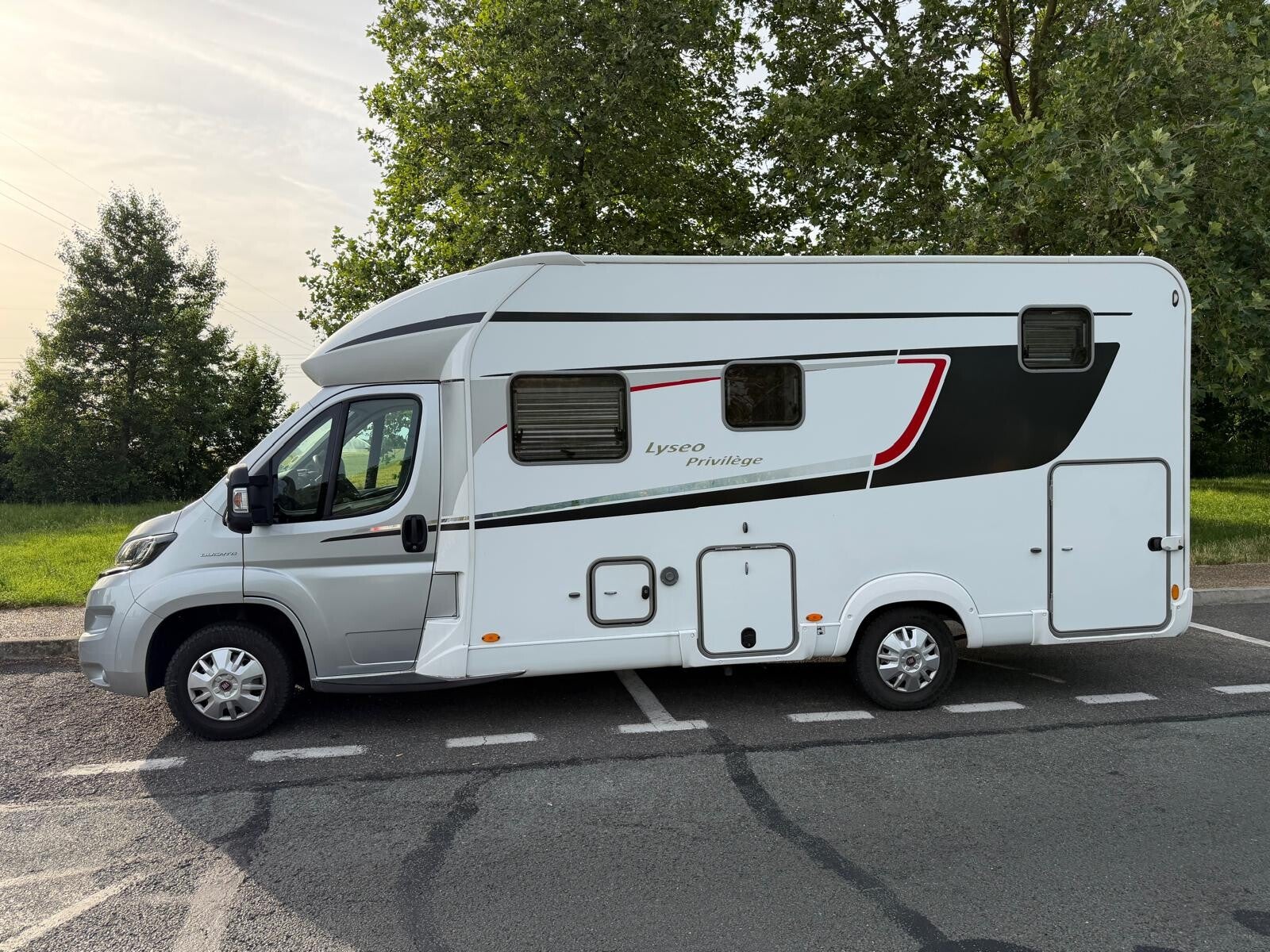 BURSTNER LYSEO IT700 PRIVILEGE