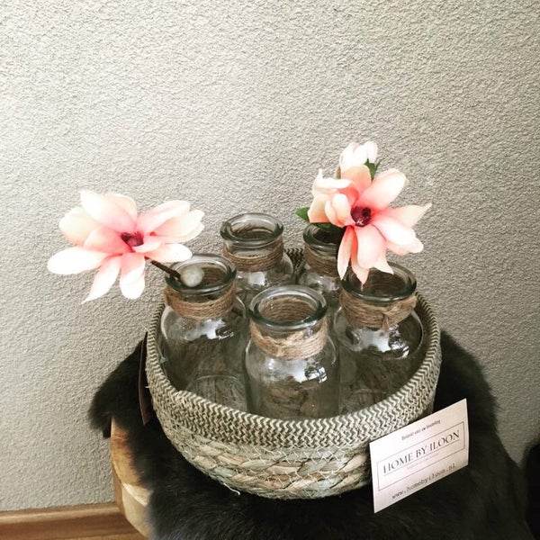 Zeegrasmand met 5 flesjes