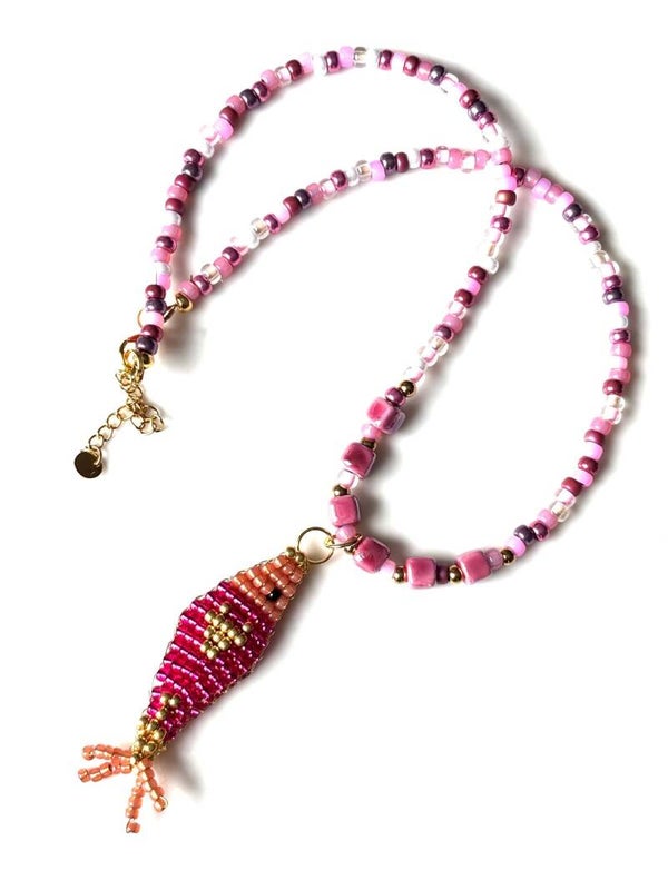 Kralenketting Roze met Vis Bedel Hanger - Handgemaakte Statement Ketting