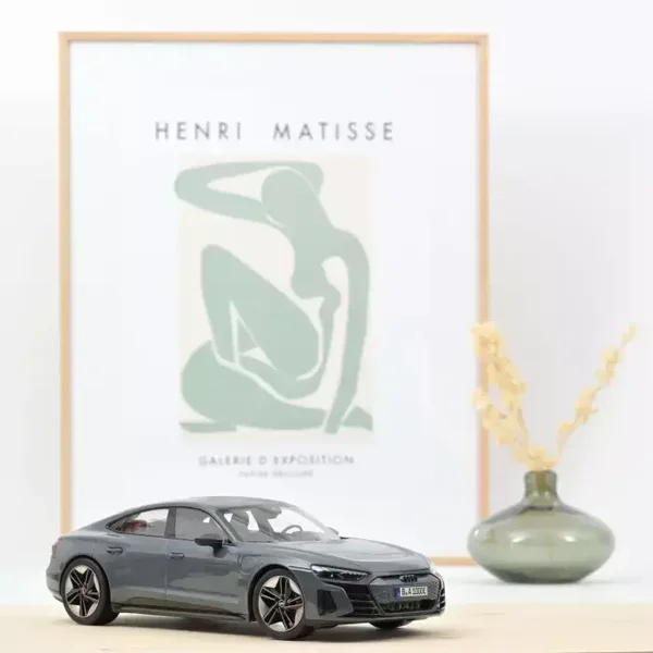 Audi RS e‑tron GT 2021 Grey Metallic 1:18 – Limited Edition 200 stuks – Norev
