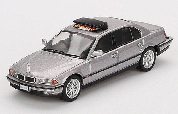 Mini GT BMW 750iL E38 – James Bond 007 Tomorrow Never Dies – 1:64 – MGT00902‑007E