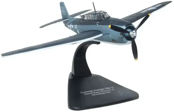 Oxford Diecast Grumman Avenger White 83 Blopsy – VC‑76 – USS Petrof Bay 1945 – 1:72 – AC132