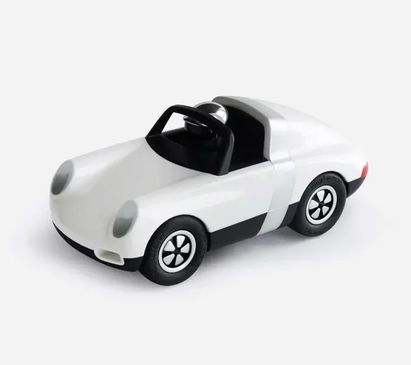Playforever Luft Pfeiffer – White Car – 07.T905