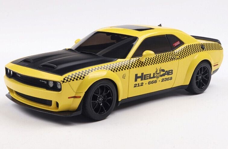Solido Dodge Challenger SRT Hellcat Widebody NYC Hellcab ’23 – 1:18 – 1805716