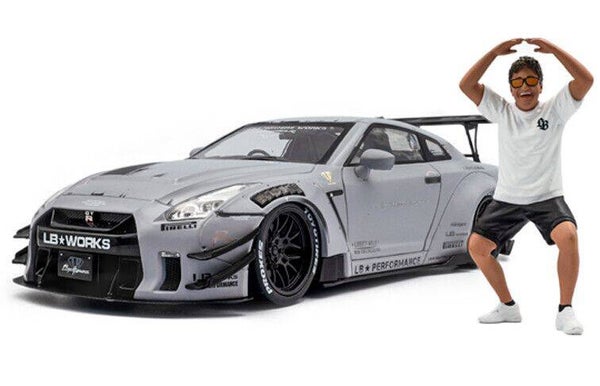 Nissan GT-R (R35) W/ Liberty Walk Body Kit 2 fig. '24, grijs Solido 1:18 1805821