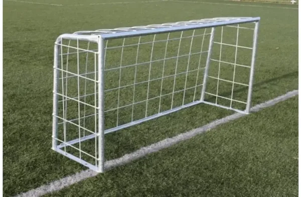 Stalen voetbaldoel