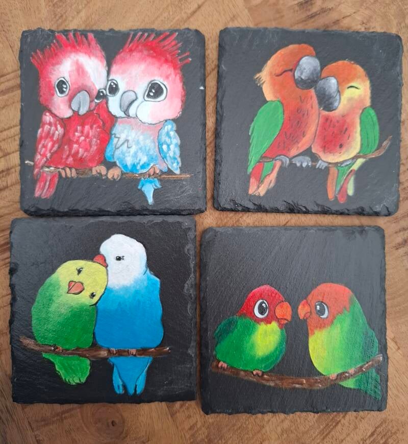 Set van 4 handbeschilderde leistenen onderzetters met  vogeltjes