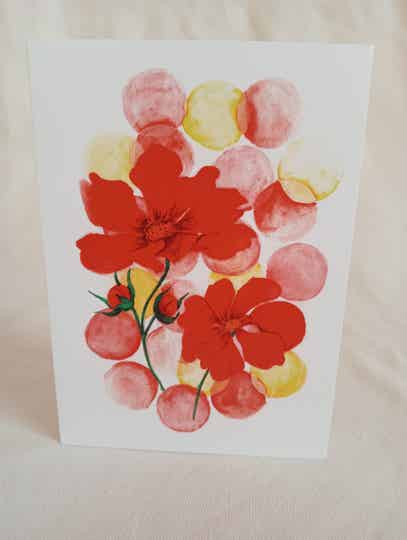 Rode bloem met gele bloemen