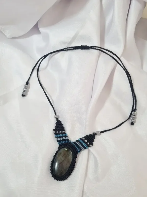 ​✨ Collier "Éclat Stellaire" : Labradorite & Hématite Silver