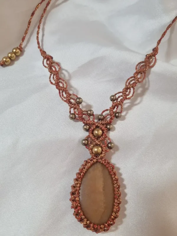 ​✨ Collier plastron "Aurore Rosée" : Aventurine Rose & Hématite Gold