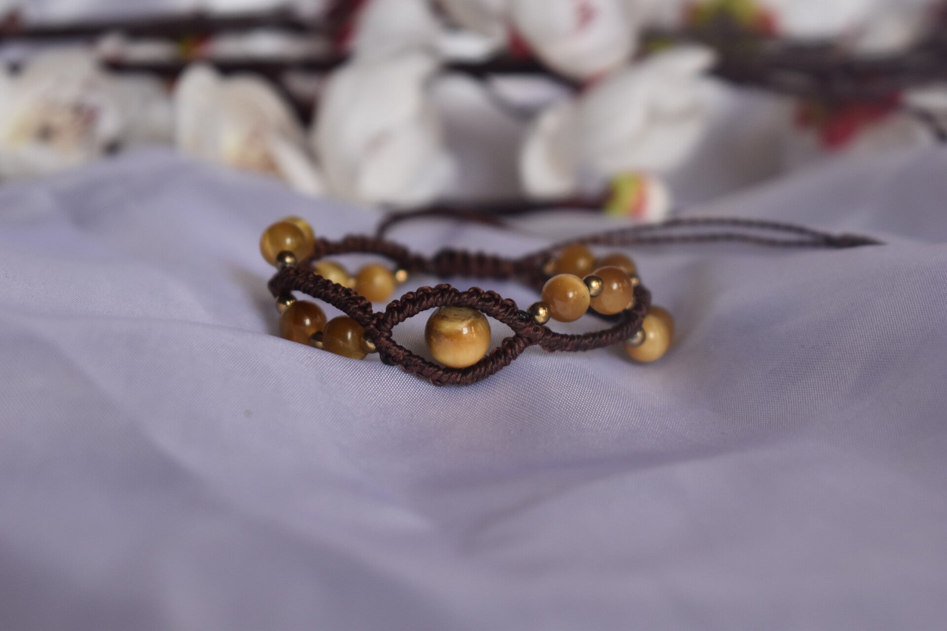​Bracelet « L'Œil Protecteur » – Micro-Macramé & Pierres Naturelles (2 Variantes)