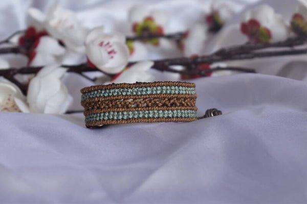​Bracelet « Lignes d'Horizon » – Micro-Macramé Marron Chocolat & Vert d'Eau