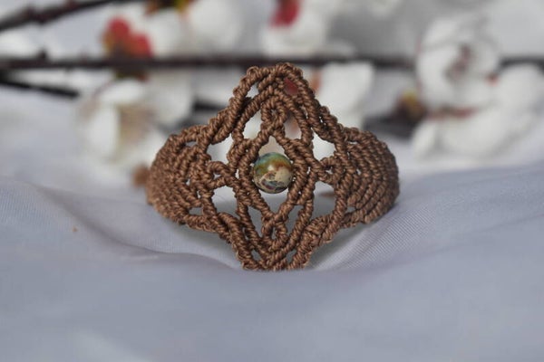 ​Bracelet « Mandala Impérial » – Micro-Macramé Marron & Perle de Jaspe Impérial