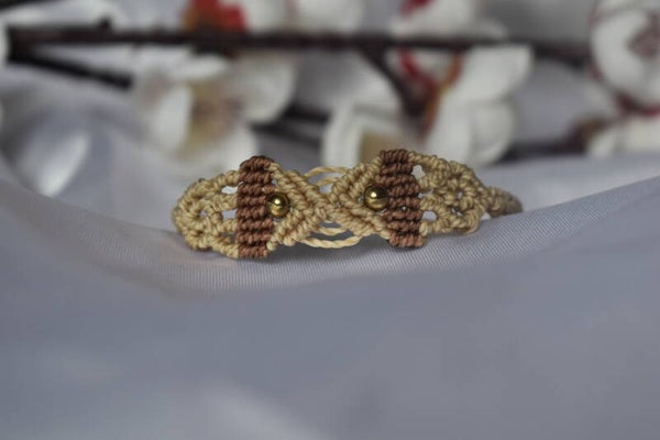 ​Bracelet « Duo d'Hématite » – Micro-Macramé Bicolore Beige & Marron, Perles d'Hématite Dorées