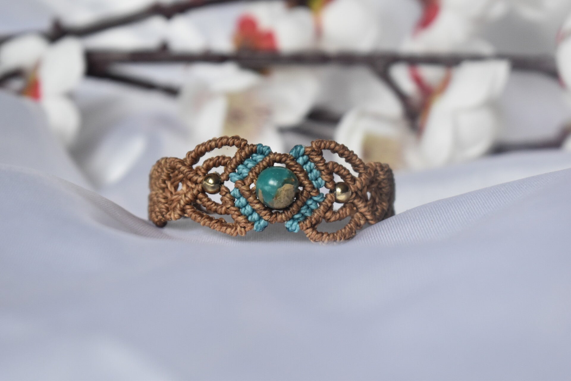 ​Bracelet « Sillon de Jaspe » – Micro-Macramé Marron & Jaspe (Aquaterra ou Impérial) avec Hématite Dorée