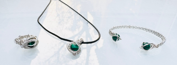 Silver wire wrapped malachite set