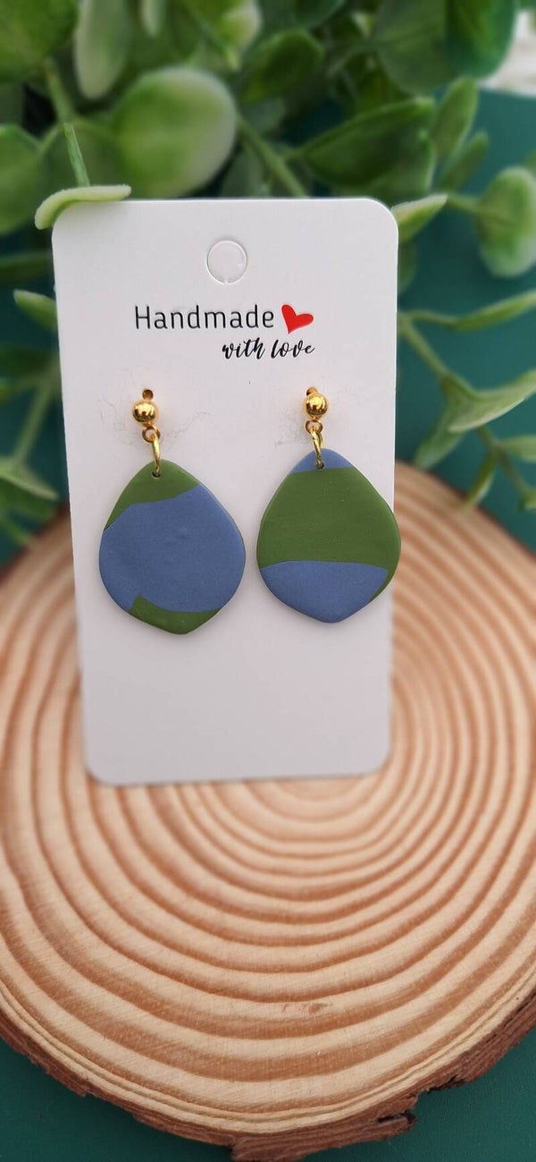 Handgemaakte oorbellen Ida olijf/blauw