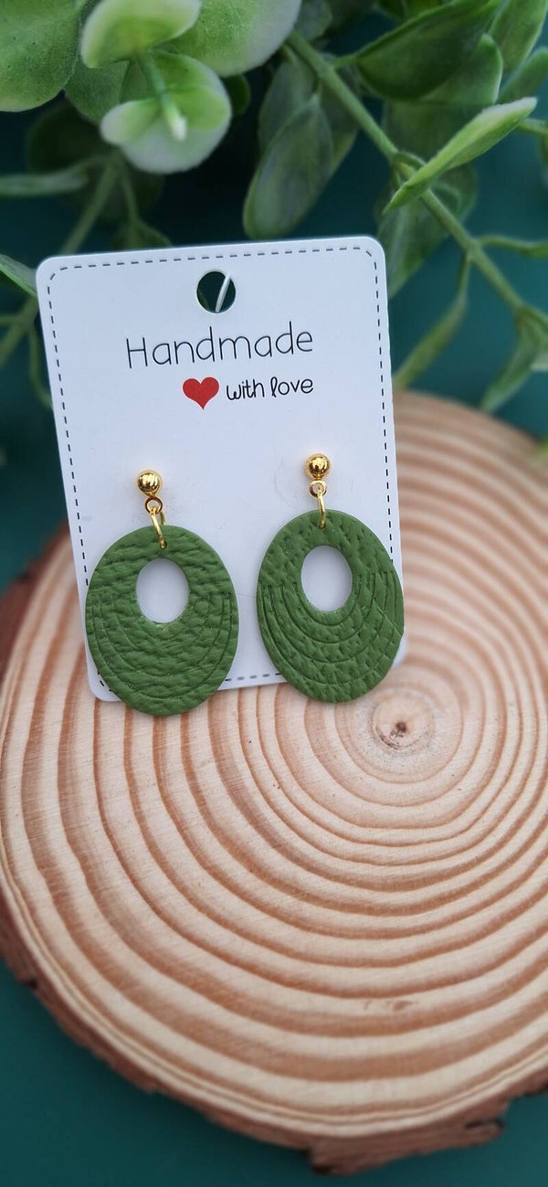 Handgemaakte oorbellen Coco olijfgroen