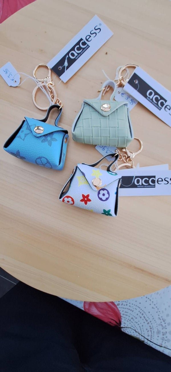 Sleutelhangers kleine handtasjes in groen, blauw en wit