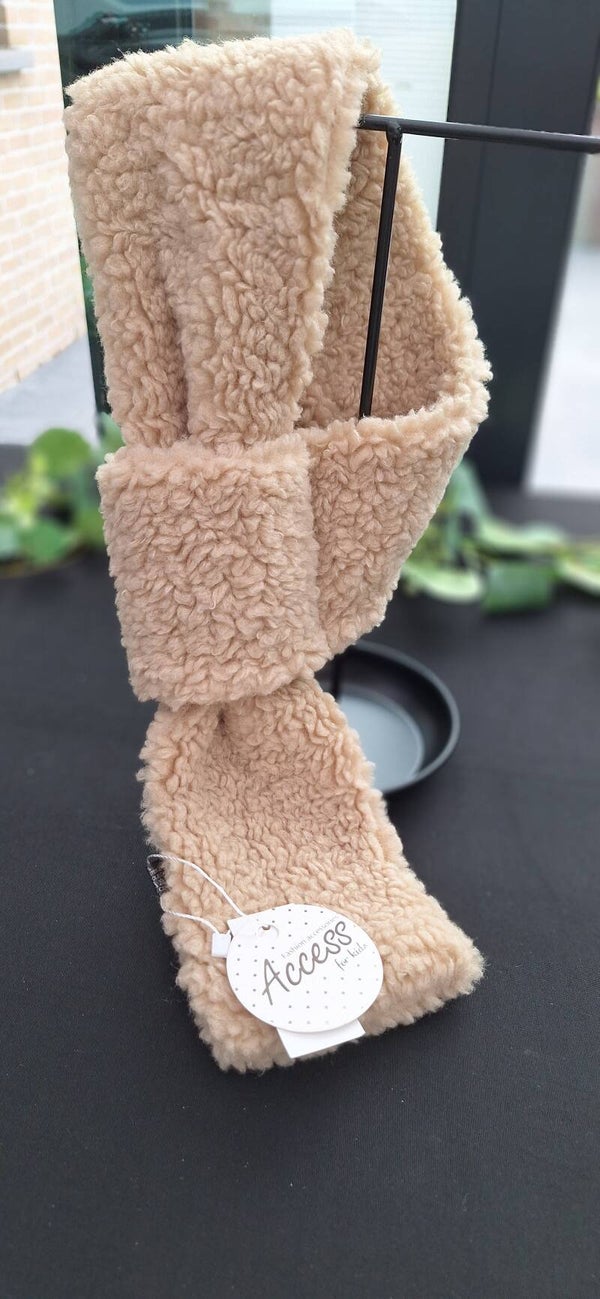 Warme kindersjaal met eenvoudige sluiting