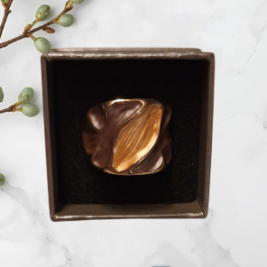 TIF ring: gepast voor iedereen: brede ring met oranje/bruin