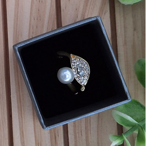 Ring met uniek reksysteem: voor iedereen gepast: goudkleurig met stenen