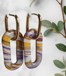 Handgemaakte oorbellen: Ovale multicolor met hoops.