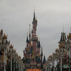 eurodisney-02-standard-qd1g4n.jpg