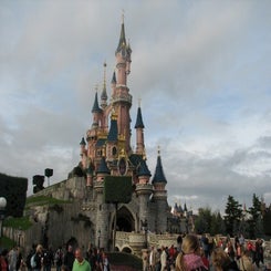 eurodisney-17-standard-ysgvvt.jpg